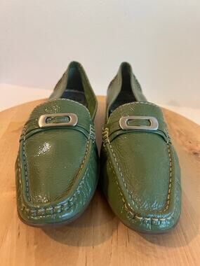 Wirth Green Patent Leather Mod Silver Embellished Loafer Shoe Size 40 / 9.5/10